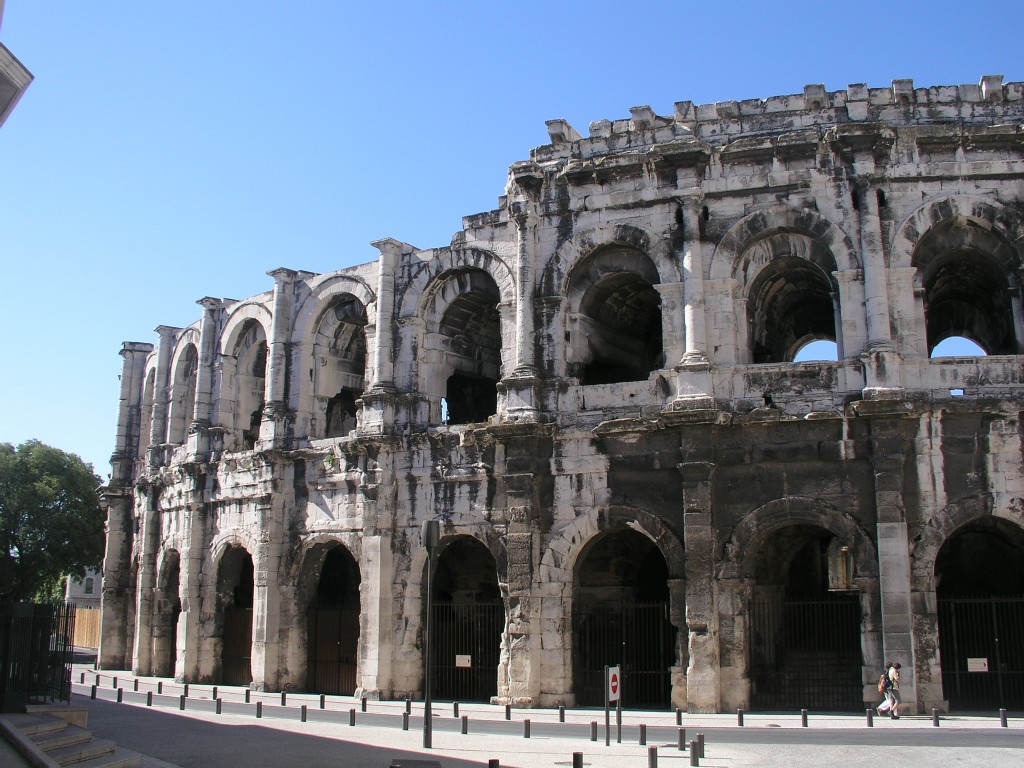 N&icirc;mes Arena