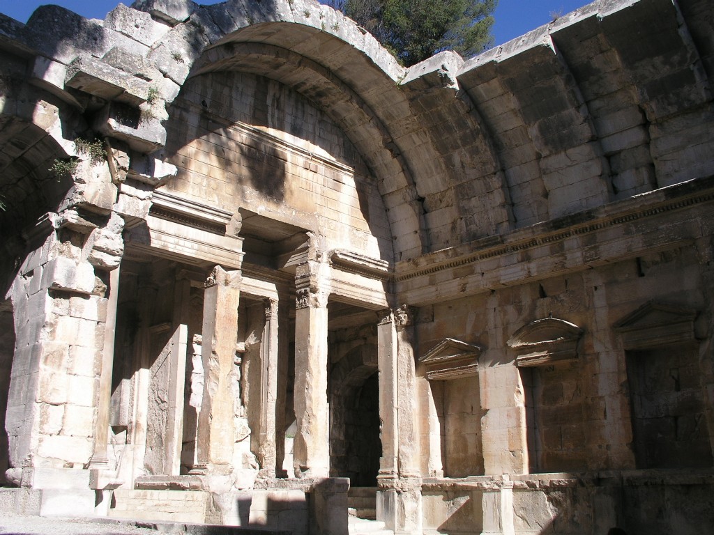 N&icirc;mes - Temple of Diana